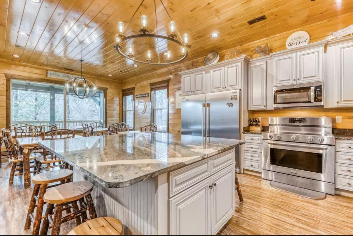 The Great Dogwood Manor By Stony Brook Cabins Гетлинбург Екстериор снимка
