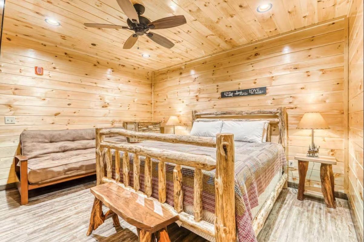 The Great Dogwood Manor By Stony Brook Cabins Гетлинбург Екстериор снимка