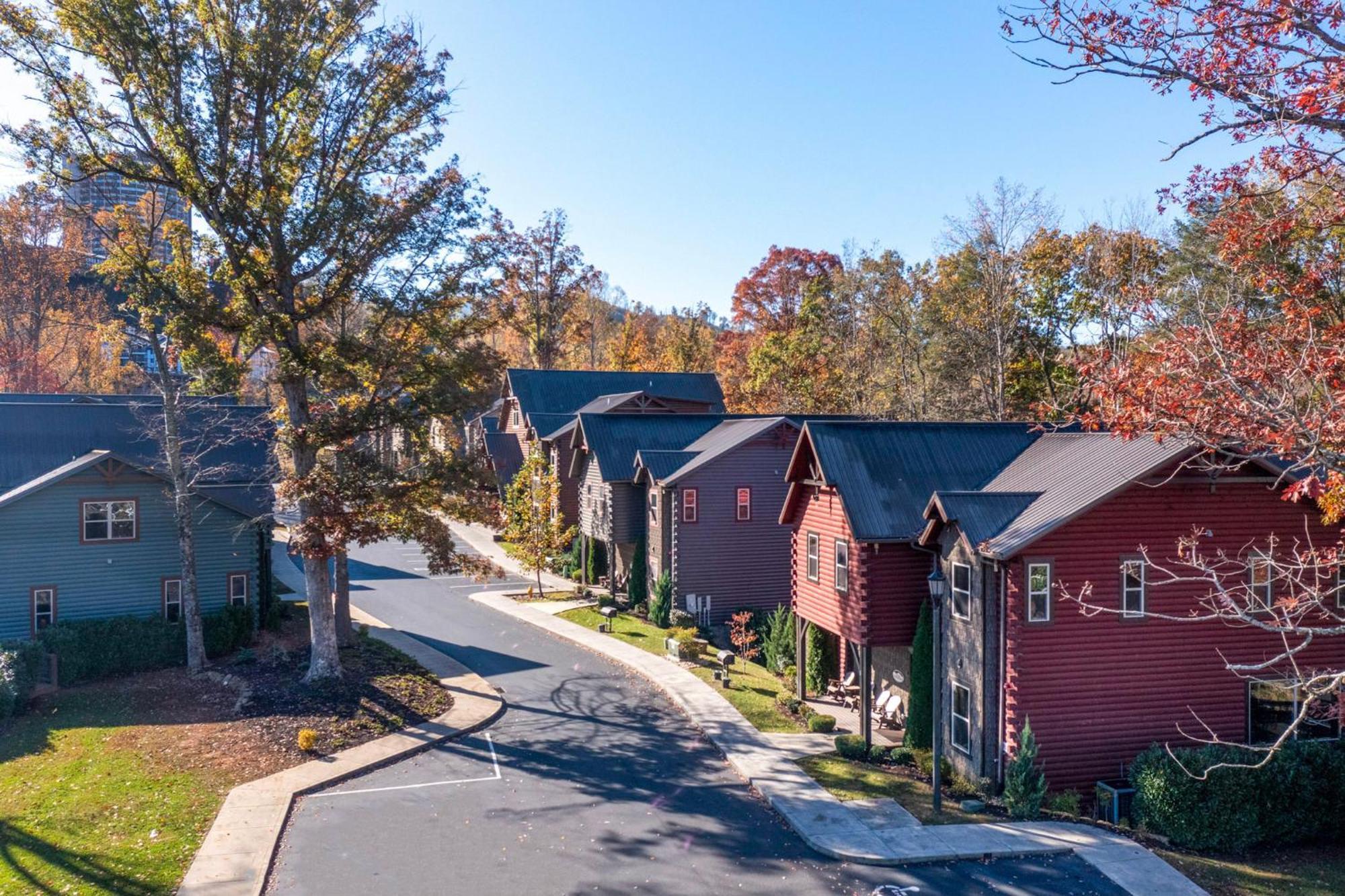 The Great Dogwood Manor By Stony Brook Cabins Гетлинбург Екстериор снимка